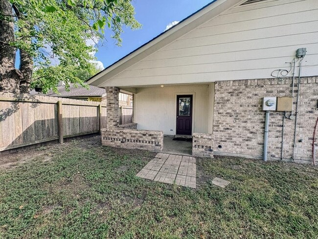 Building Photo - 201 Byron Dr