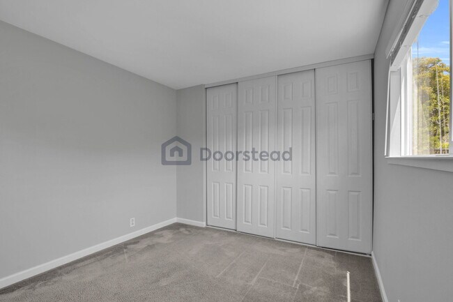 Building Photo - 1492 Via Cancion