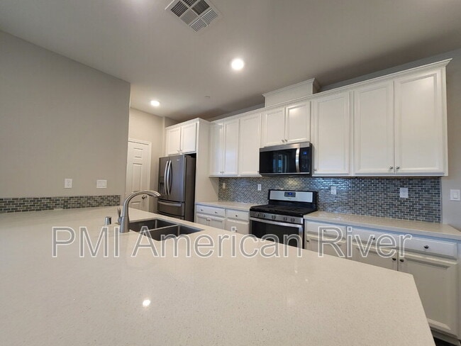 Building Photo - 3238 Chelmer Way