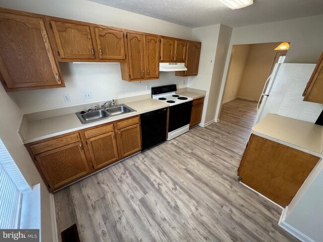 Building Photo - 219 Sherando Cir