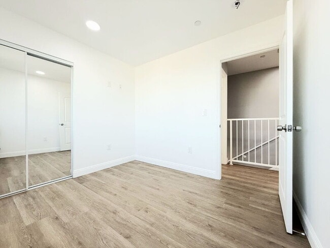 Building Photo - 1731 E 68th St