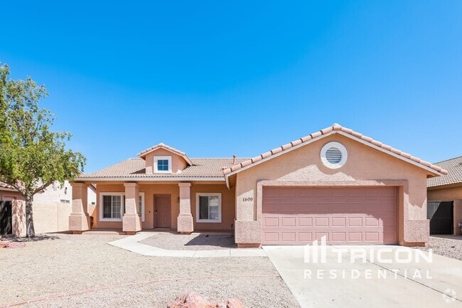 Building Photo - 1600 E Carla Vista Dr