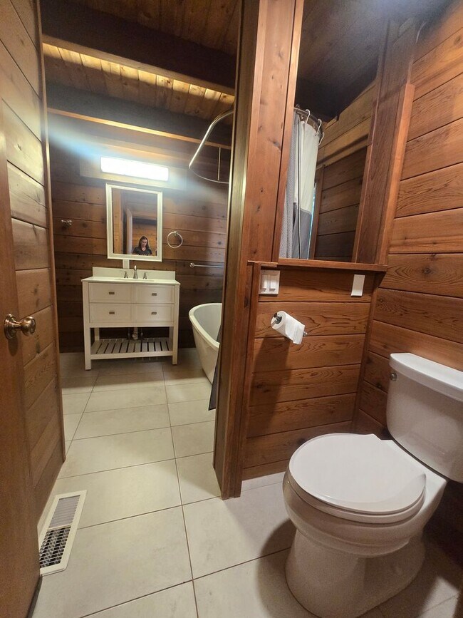 Building Photo - Charming 2-Bedroom Retreat in Ferndale