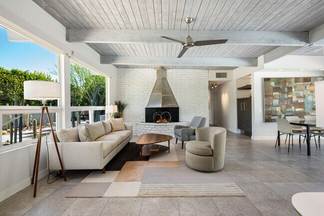 Building Photo - 1155 E Paseo El Mirador