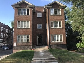 Building Photo - 228 E 1st Ave