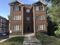Building Photo - 228 E 1st Ave