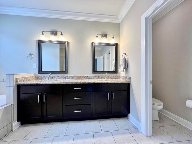 Building Photo - 9015 Seven Lakes Dr