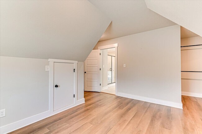 Building Photo - 419 Barrow Ln