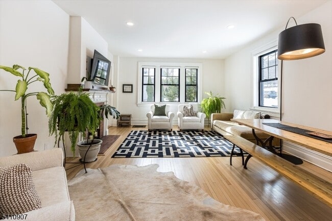 Building Photo - 11 Upper Mountain Ave