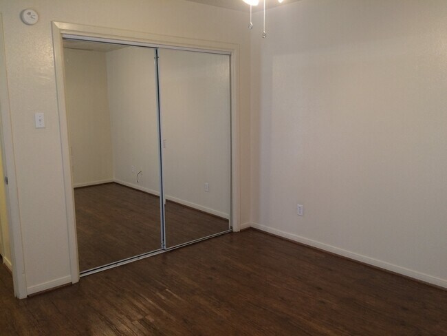 Building Photo - 3606CH