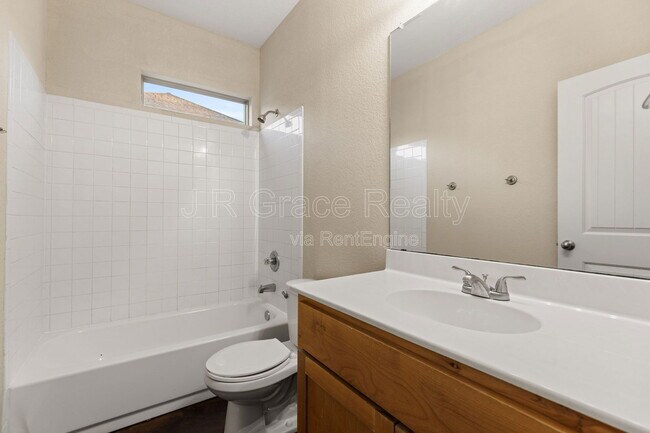 Building Photo - 120 Flat Creek Dr