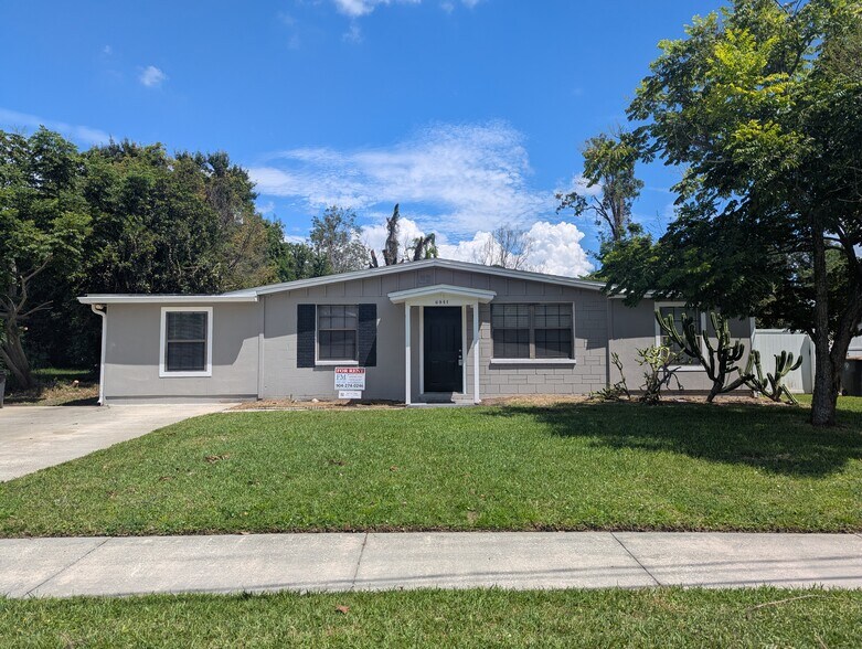 Building Photo - 6941 Delisle Dr