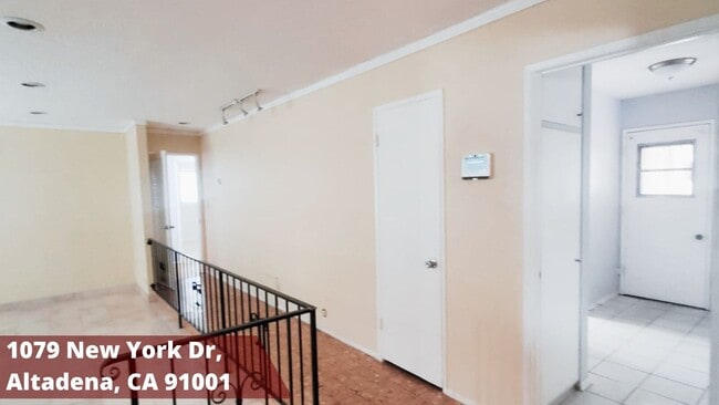 Building Photo - 1079 New York Dr