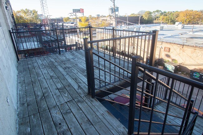 Building Photo - 3042 W Flournoy St