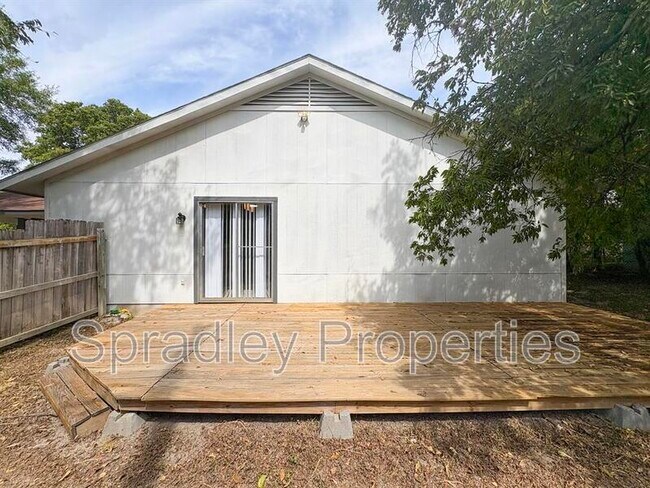 Building Photo - 2013B S 15th St