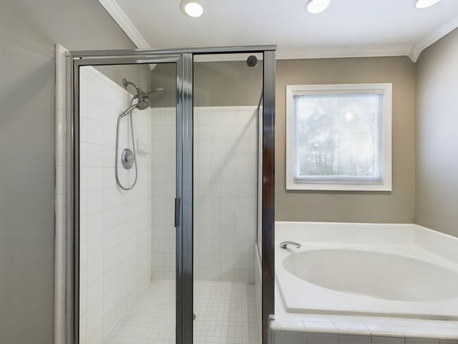 Building Photo - 2824 Hampton Woods Dr