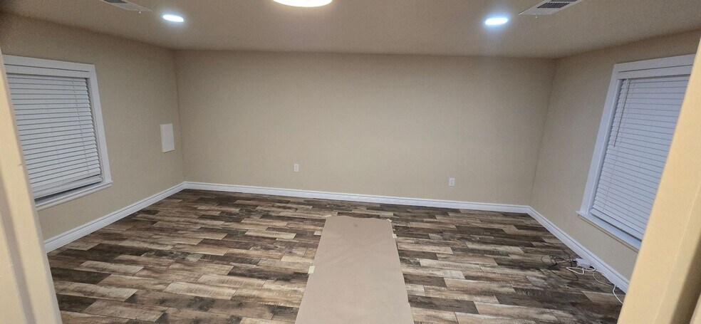 Building Photo - 118 Rockleigh Pl