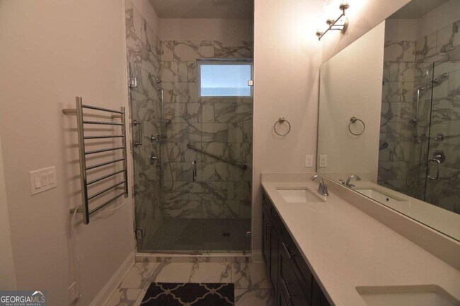 Building Photo - 137 Pearl St