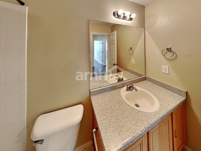 Building Photo - 2320 S Gibralter Way