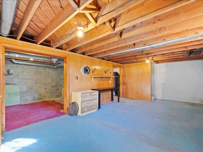 Building Photo - 910 Torbett St