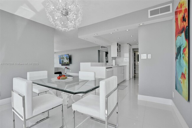 Building Photo - 1620 S Ocean Blvd