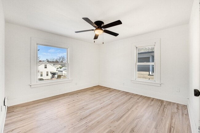 Building Photo - New 3 bedroom listing! RENT SPECIAL HALF OFF FIRST MONTH!