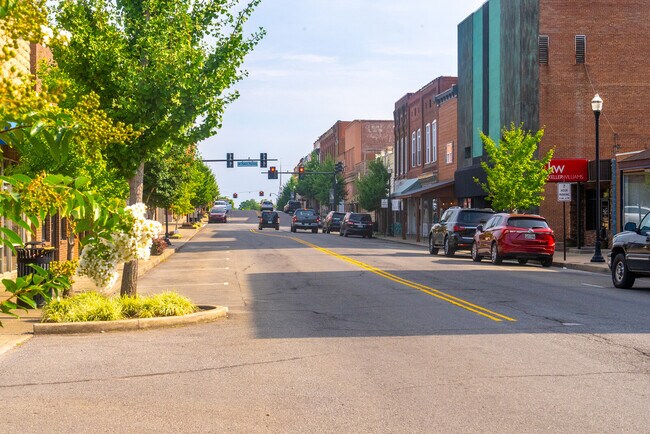 Building Photo - 305 Connell St