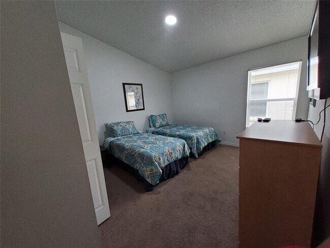 Building Photo - 944 Lockbreeze Dr