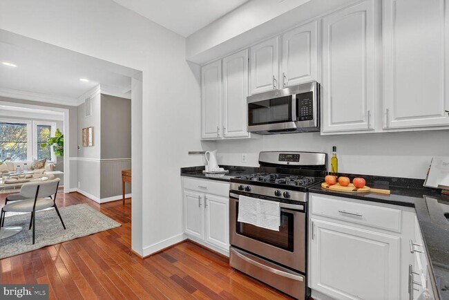 Building Photo - 4822 5th St NW