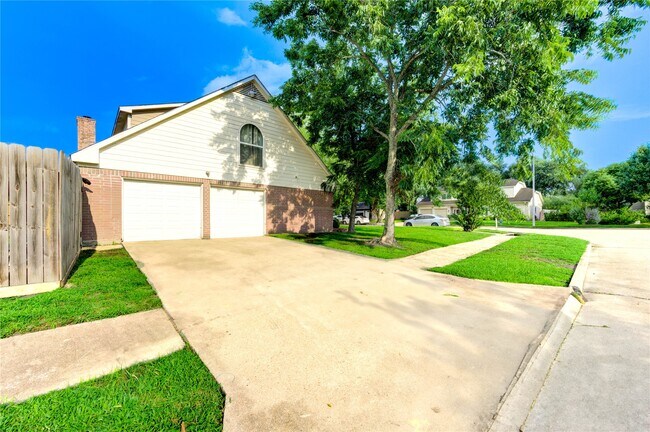Building Photo - 6622 Rockergate Dr