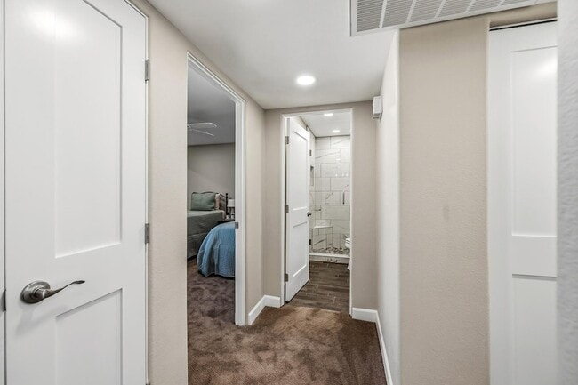 Building Photo - 7340 N Vía Camello Del Norte