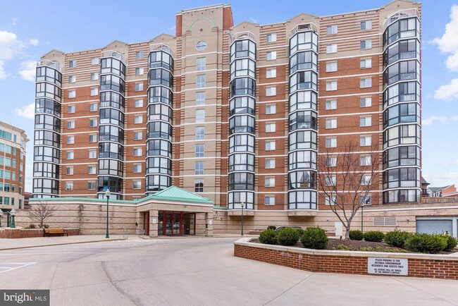 Building Photo - 24 Courthouse Sq