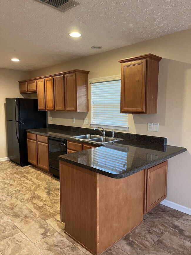 Building Photo - 2011 Orlimar Ct