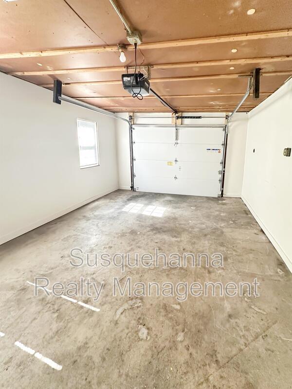 Building Photo - 169 Engle Ln
