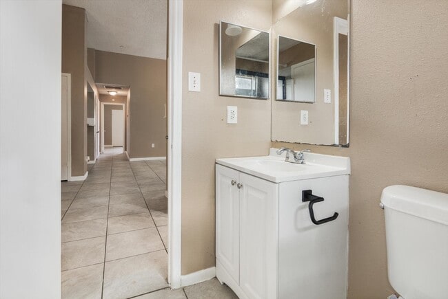 Building Photo - 4403 Conward Dr