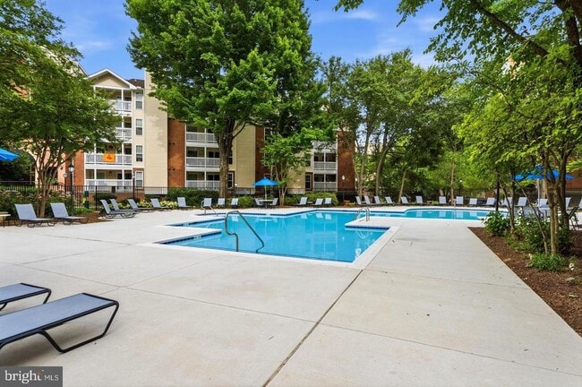 Building Photo - 1521 Lincoln Way