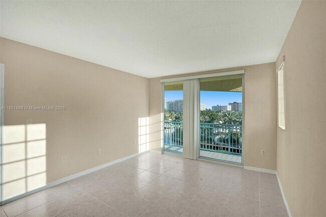 Building Photo - 201 Golden Isles Dr