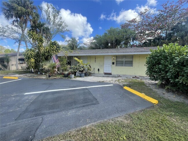 Primary Photo - 1986 SW 28th Ln
