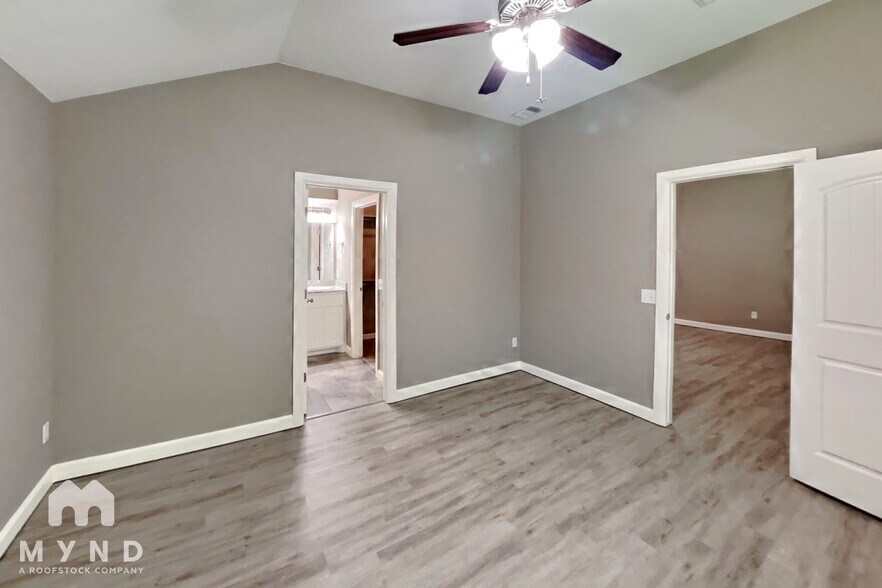 Building Photo - 1118 Merlin Dr