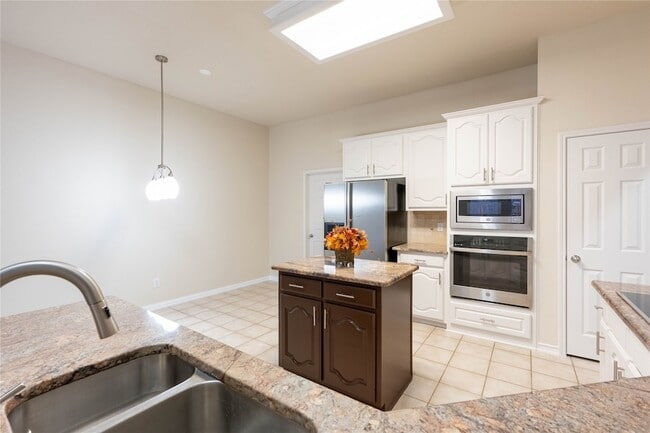 Building Photo - 15722 Wrangler Dr