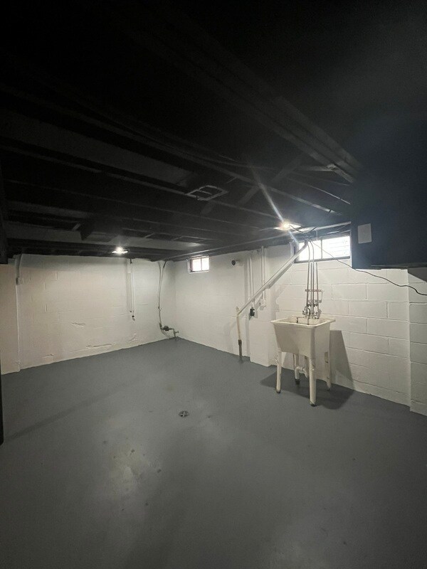 Building Photo - 1126 Mill St