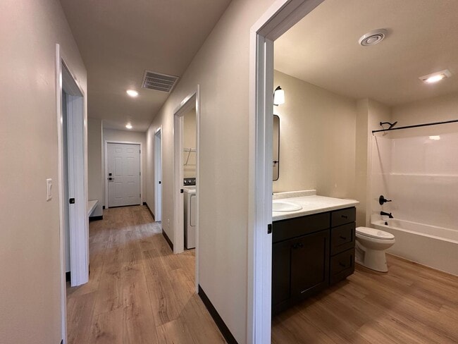 Building Photo - 507-509 Rustic Ridge Drive