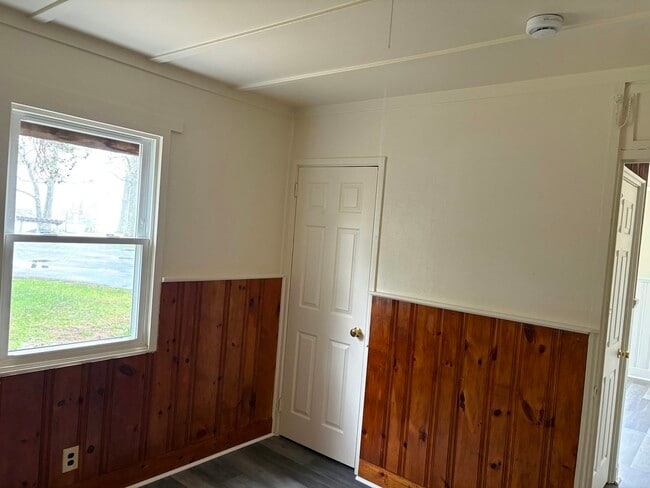 Building Photo - 518 Ossipee Trl E