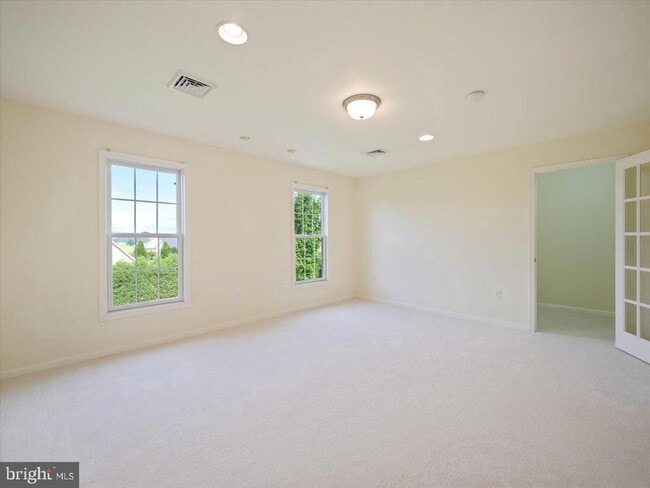 Building Photo - 3271 St Andrews Dr