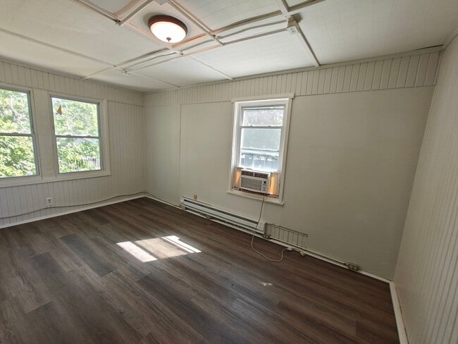 Building Photo - 360-4 Walnut
