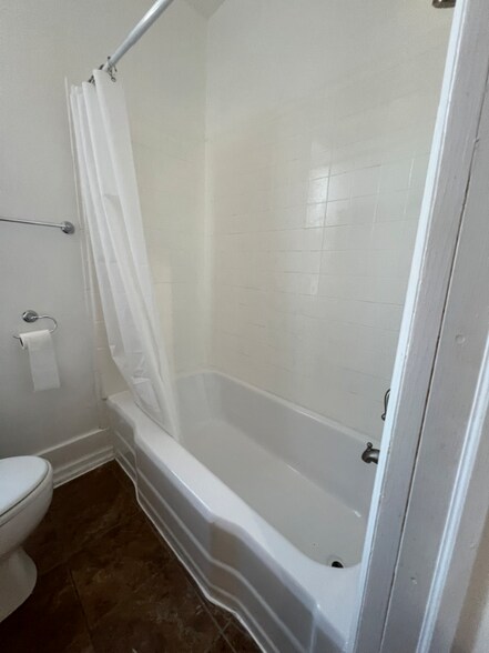 Building Photo - 366 4th Ave