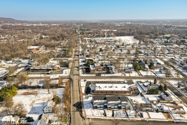 Building Photo - 154 N Auten Ave