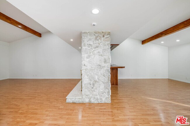 Building Photo - 3115 Dona Susana Dr