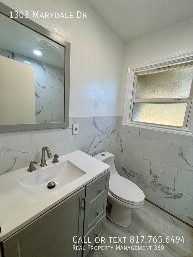 Building Photo - 1303 Marydale Dr