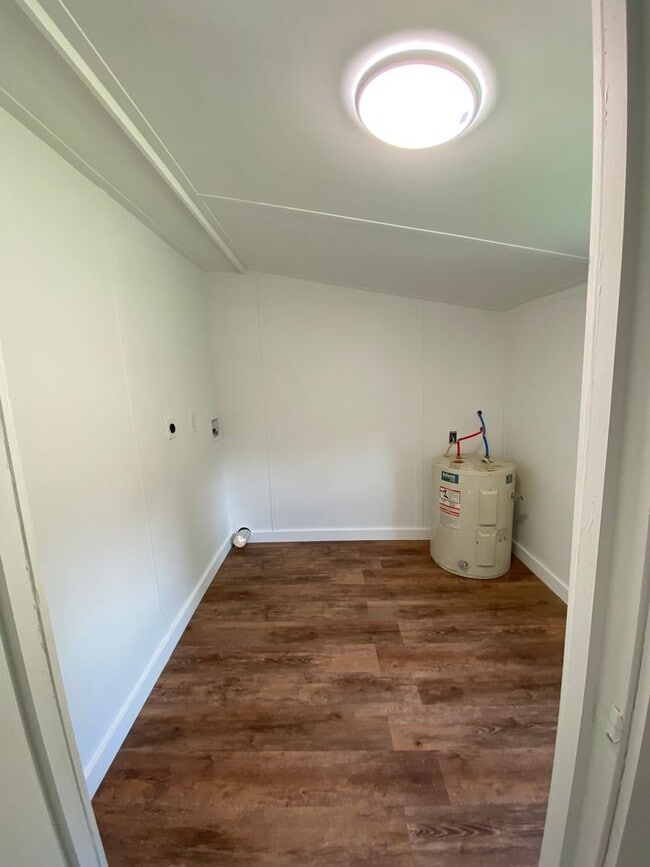 Building Photo - Newly remodeled home is located in Lancaster, SC 29720.